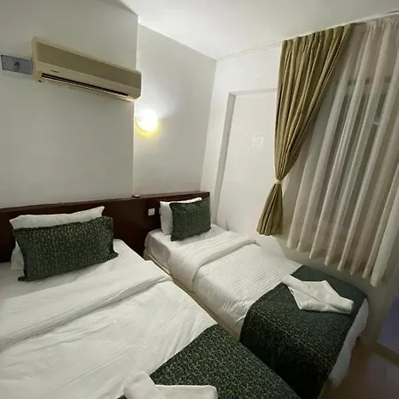 فندق Yeni Goekkusagi Otel 3*
