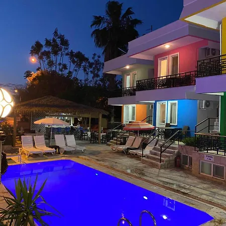Yeni Goekkusagi Otel 3* كمر