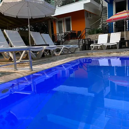 Yeni Goekkusagi Otel كمر