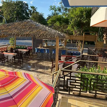 Yeni Goekkusagi Otel فندق كمر