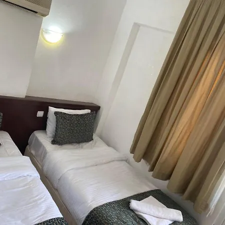 Yeni Goekkusagi Otel 3*