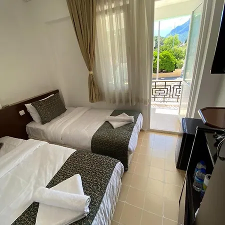 Yeni Goekkusagi Otel 3* كمر
